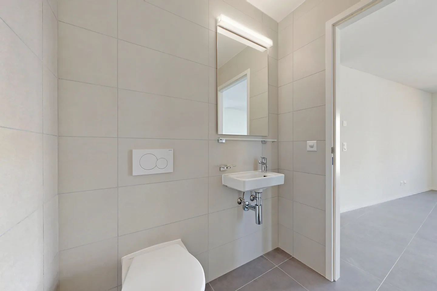 Charming Apartment in Renens - Photo 3 of 7