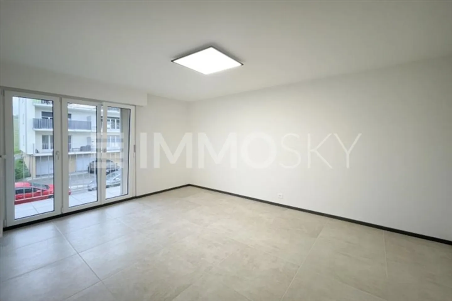 RESERVE – Yield approx. 3.8% 3.5 rooms renovated - Photo 5 of 5