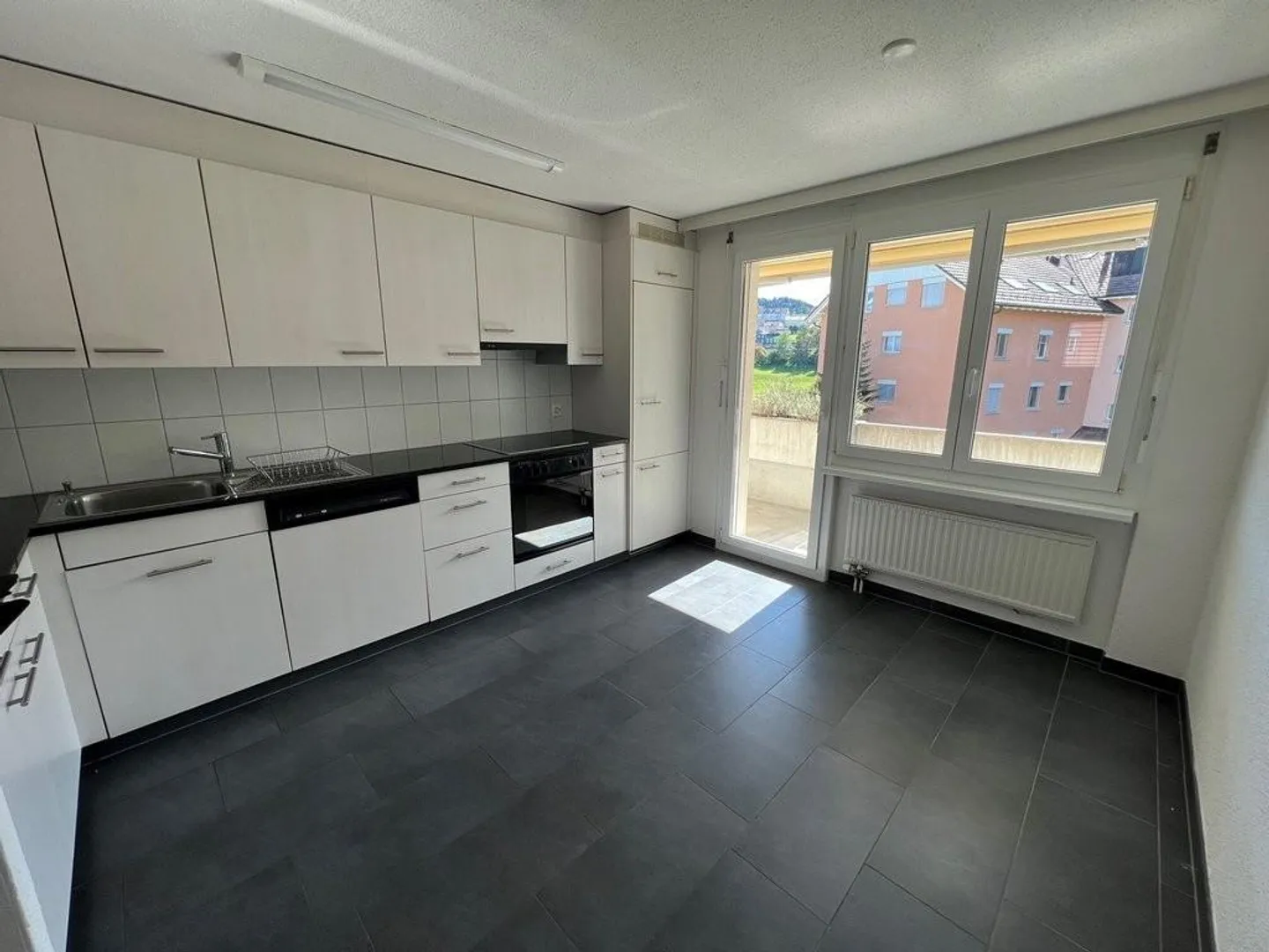 Sonnige Wohnung mit traumhaftem Ausblick - Foto 1 von 9