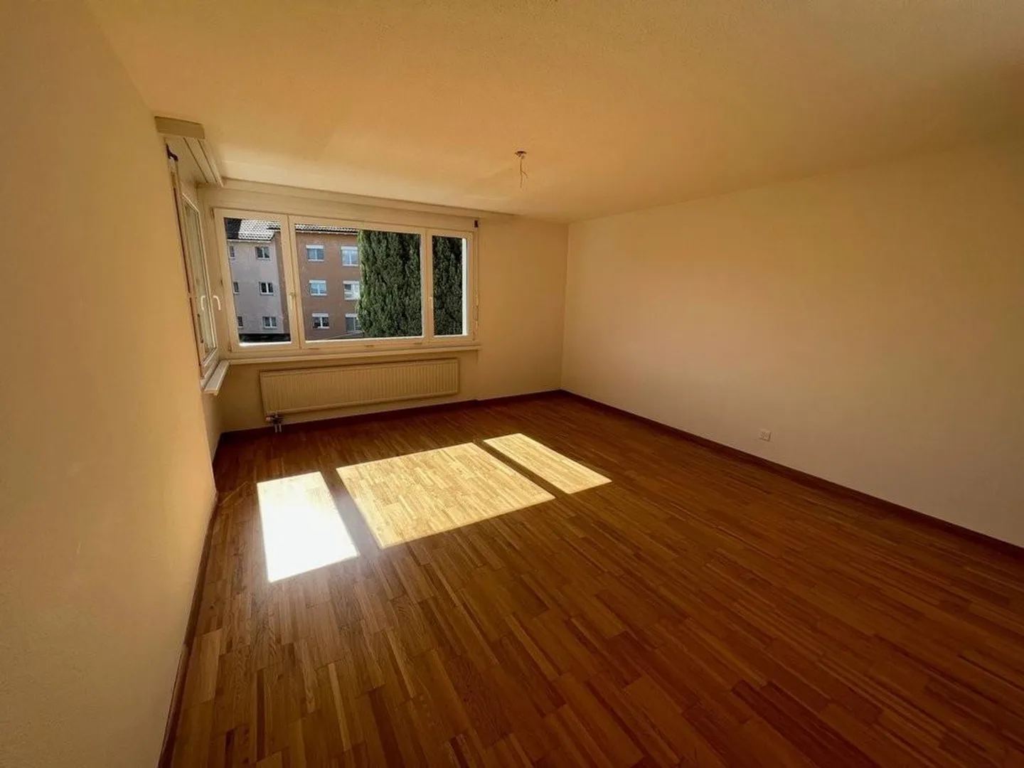 Sonnige Wohnung mit traumhaftem Ausblick - Foto 3 von 9