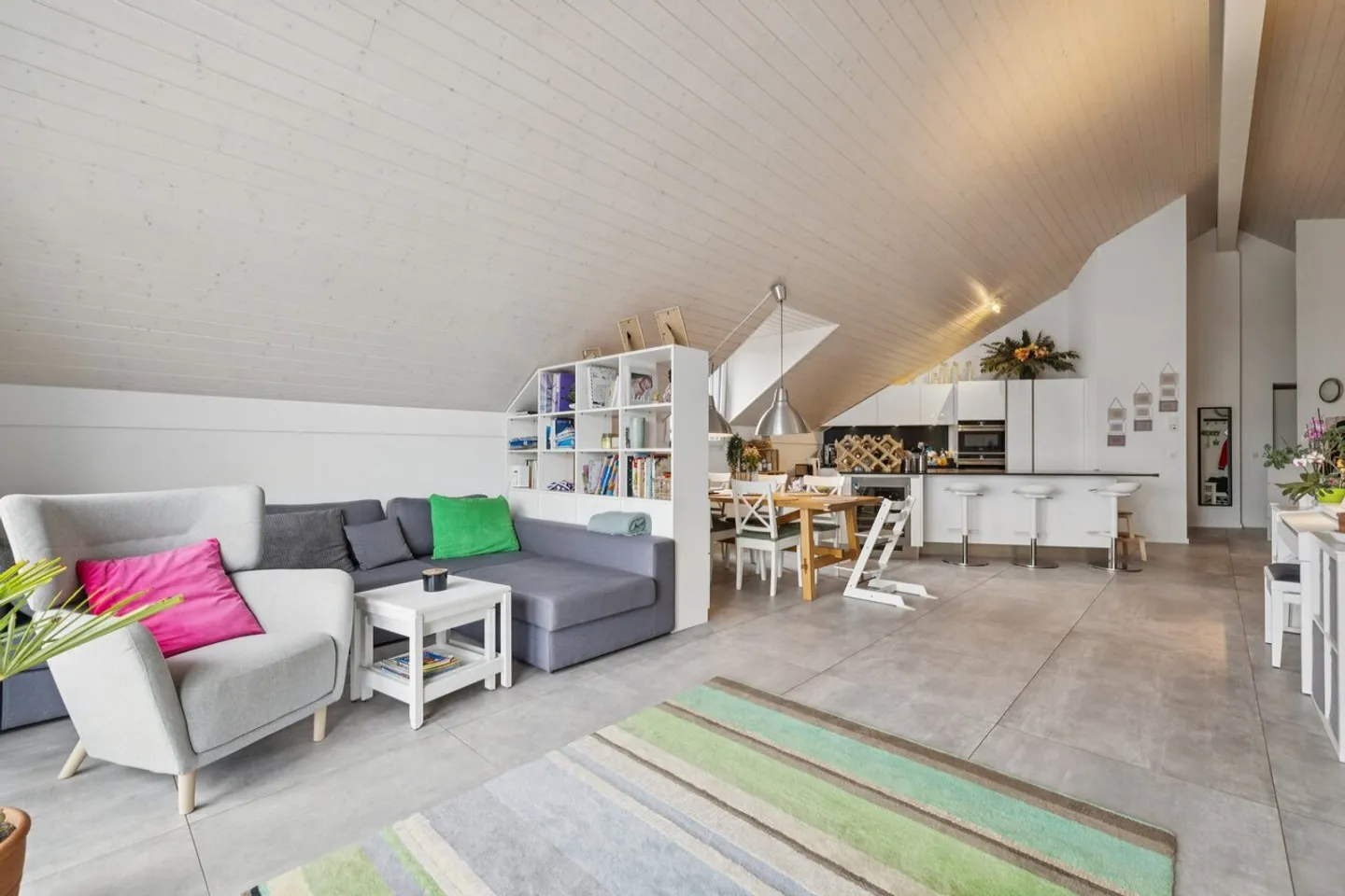 Magnificent penthouse of 4.5 rooms in the heart of the village - Photo 2 of 10