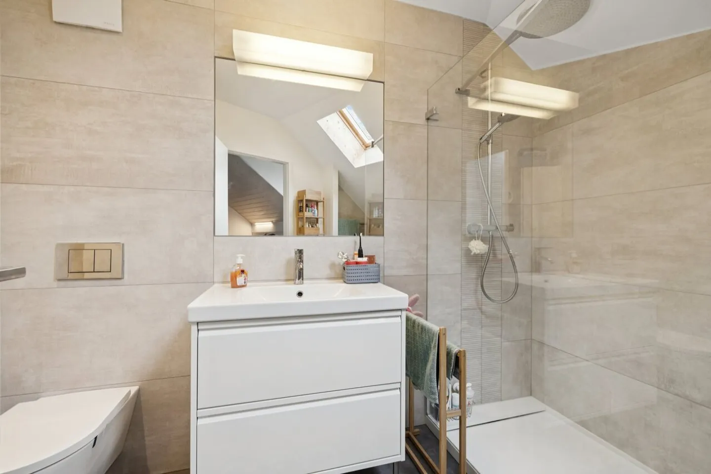 Magnificent penthouse of 4.5 rooms in the heart of the village - Photo 5 of 10