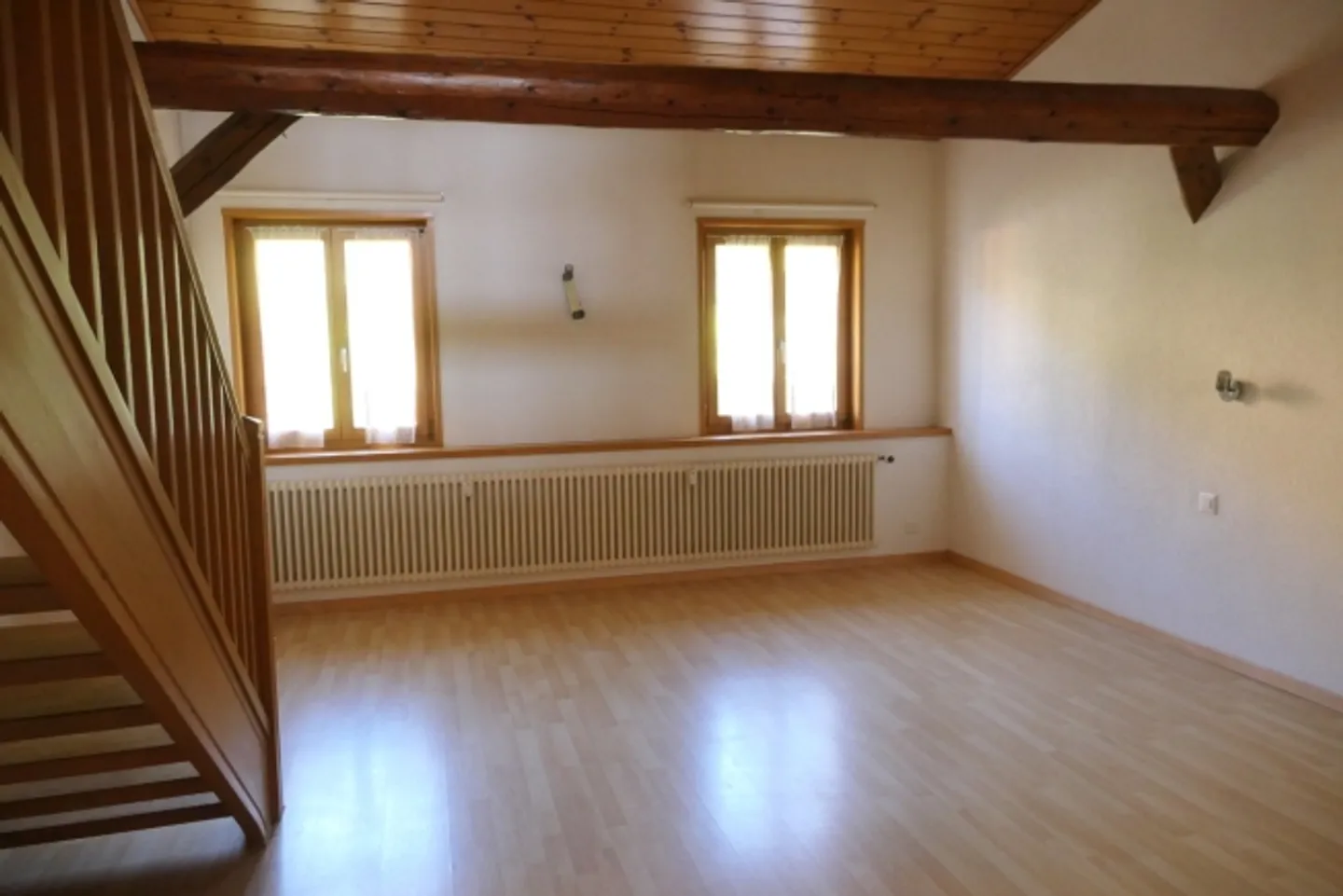 Duplex apartment for rent in Le Sentier, well maintained in a quiet residential environment. - Photo 3 of 7