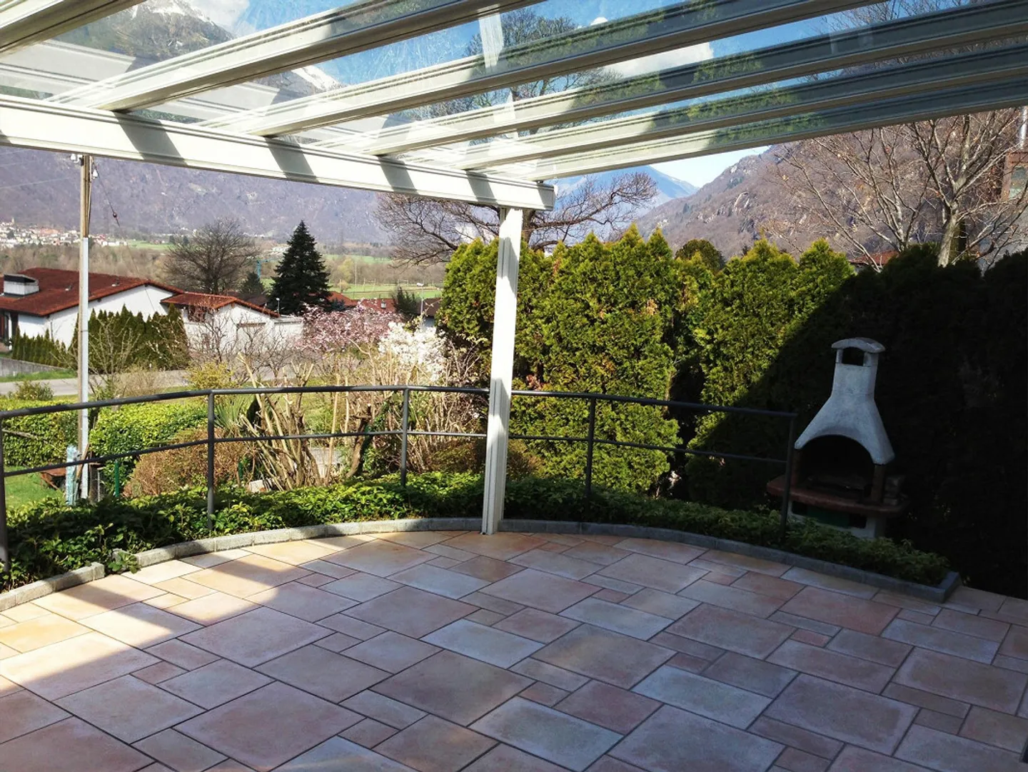 Casa unifamiliare in una zona residenziale tranquilla - Foto 7 di 21