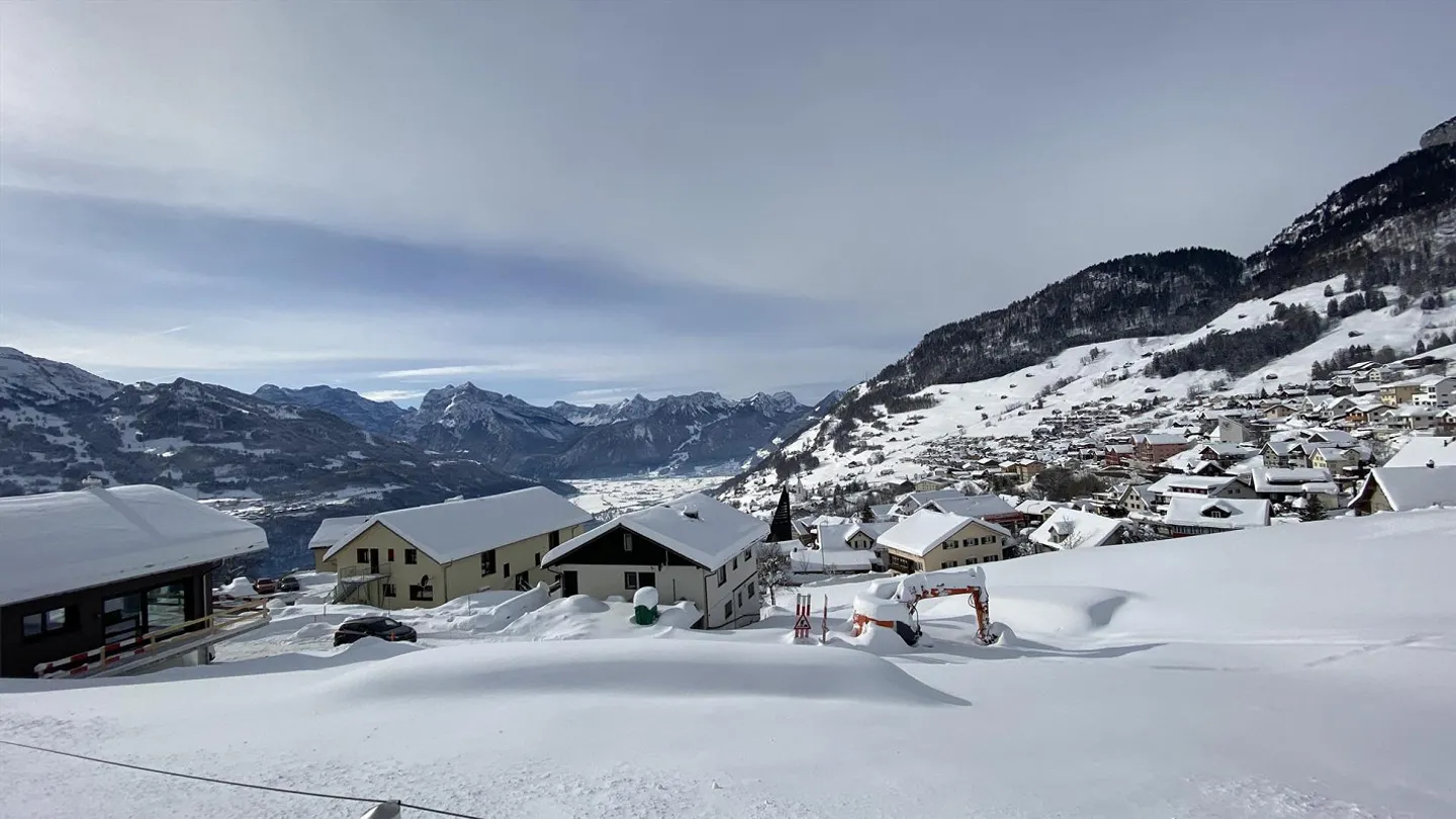 Erschlossenes Baugrundstück mit Weitblick und grossem Potenzial - Foto 6 von 8