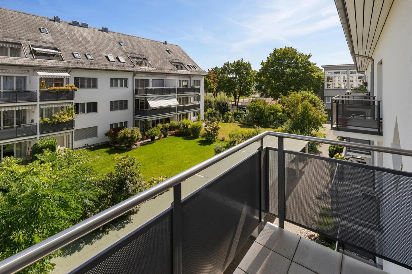 Condominio spazioso in una buona posizione a Dübendorf - Foto 2 di 6