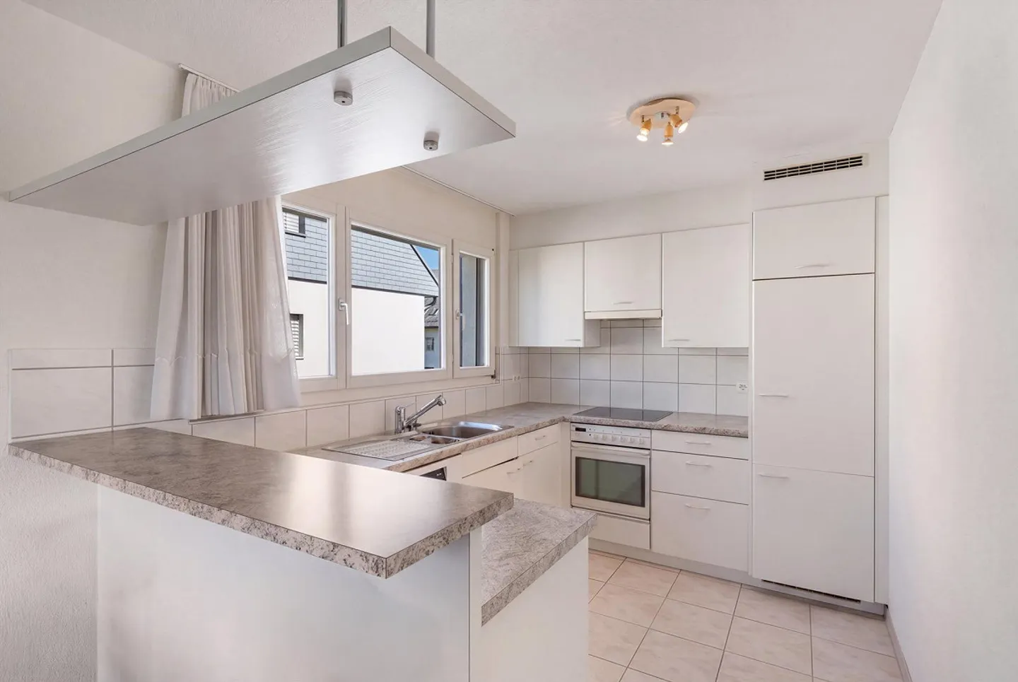 Condominio spazioso in una buona posizione a Dübendorf - Foto 4 di 6