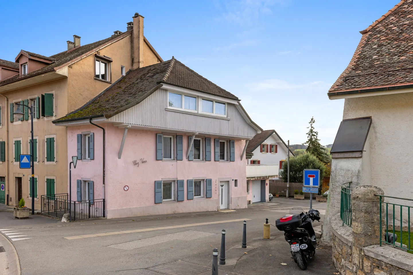 Bella Casa di Villaggio Attaccata nel Centro di Eclépens - Foto 1 di 18