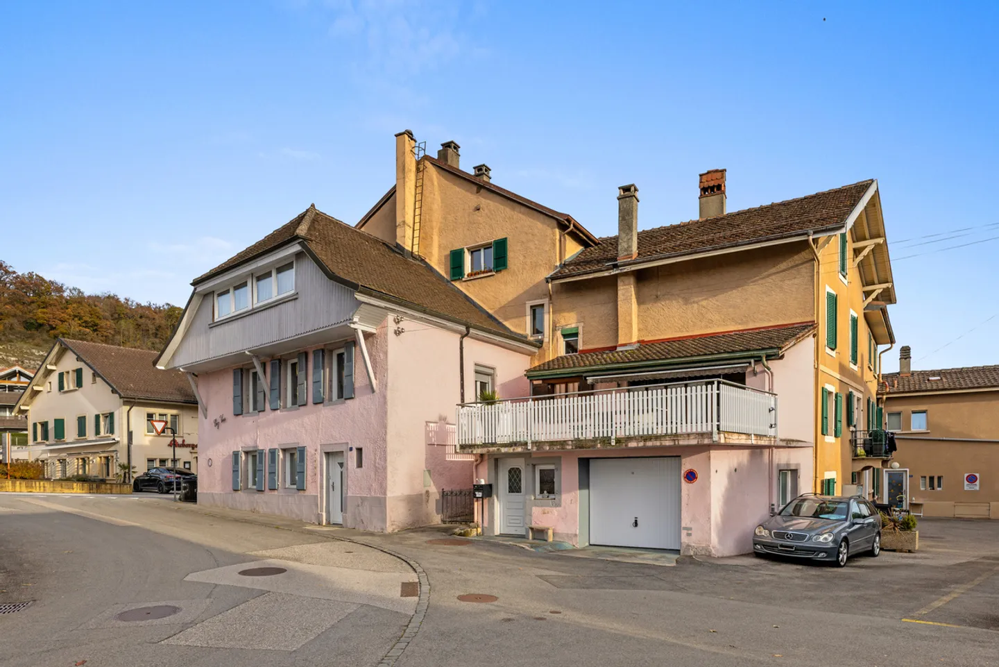 Bella Casa di Villaggio Attaccata nel Centro di Eclépens - Foto 2 di 18
