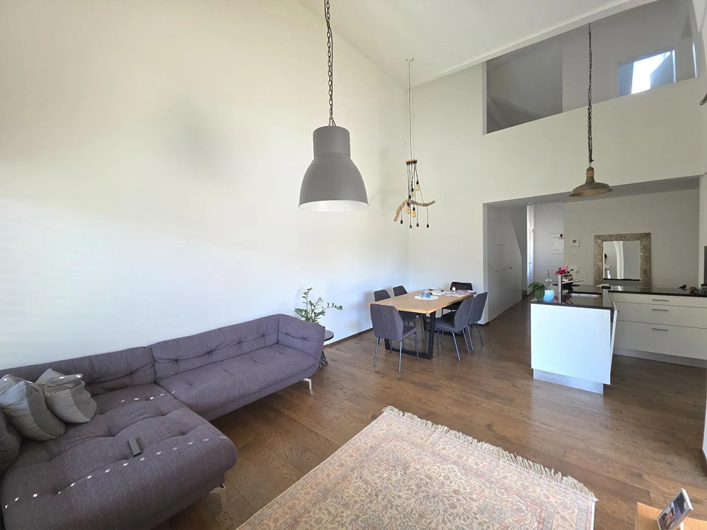 Appartamento duplex 4.5 locali, balcone, 2 posti auto in garage sotterraneo con opzione di ricarica elettrica - Foto 4 di 12
