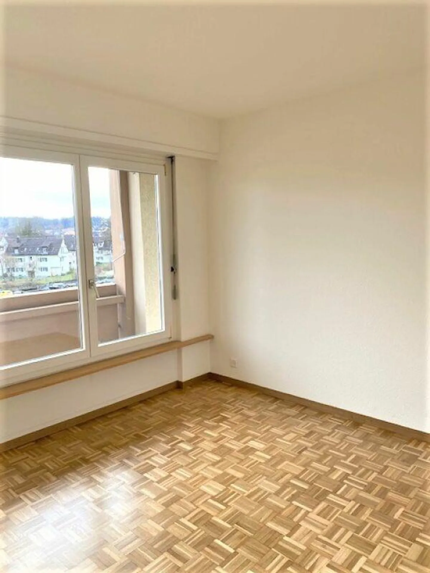5 1/2-room apartment with interesting distant view - Photo 8 of 17