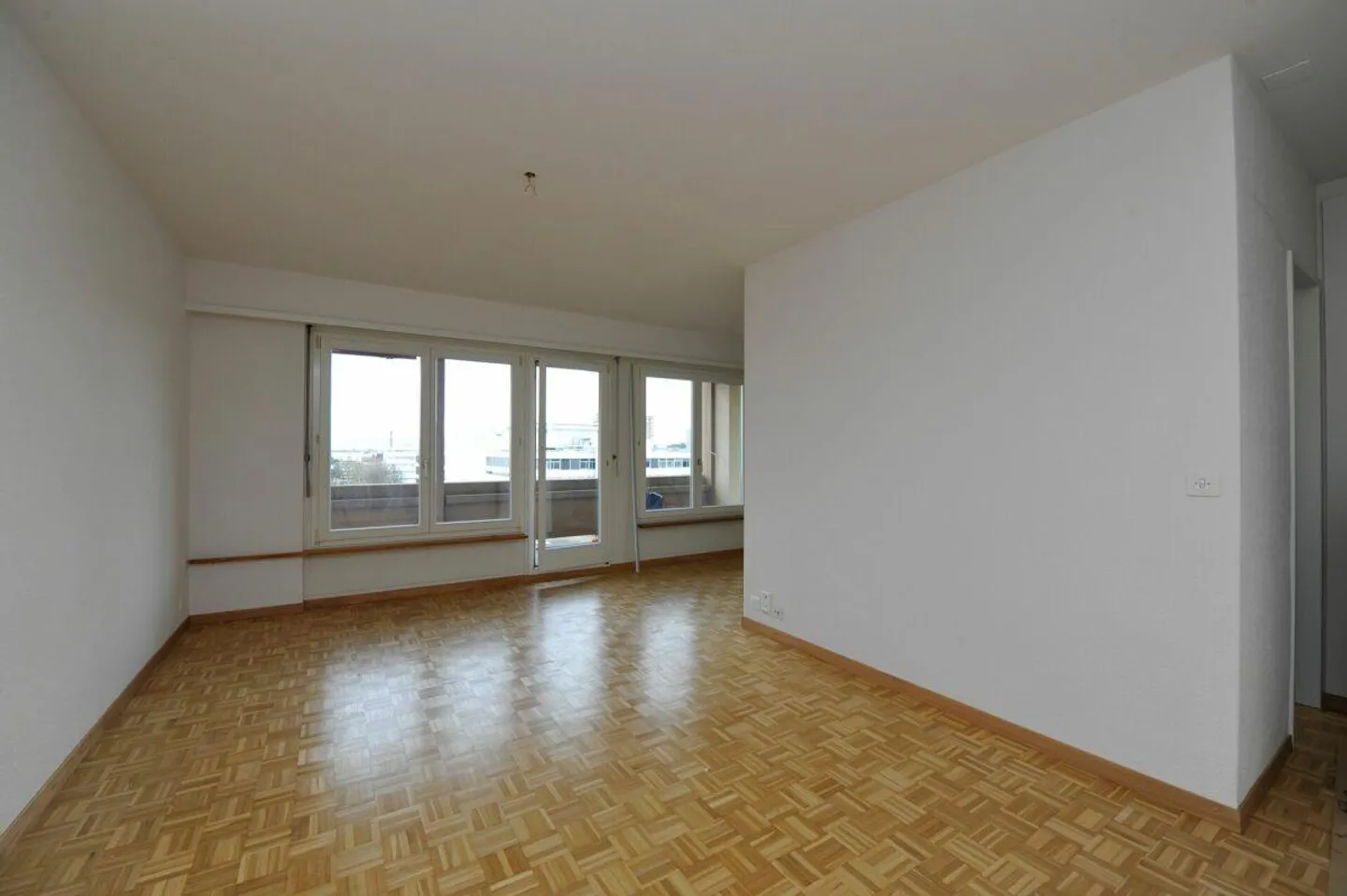 5 1/2-room apartment with interesting distant view - Photo 9 of 17