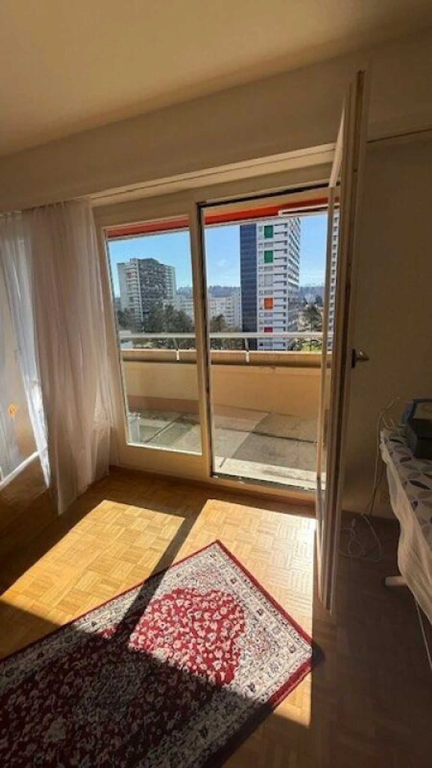 5 1/2-room apartment with interesting distant view - Photo 13 of 17