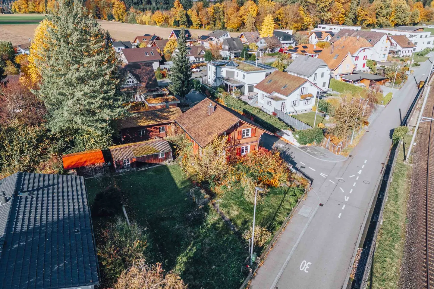 Maison individuelle avec atelier et garage - Photo 3 sur 12