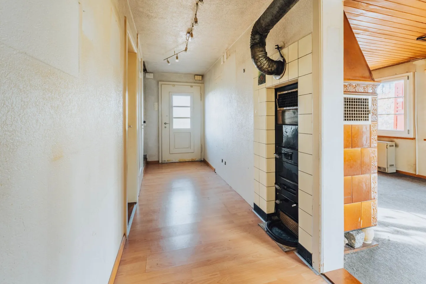 Maison individuelle avec atelier et garage - Photo 6 sur 12