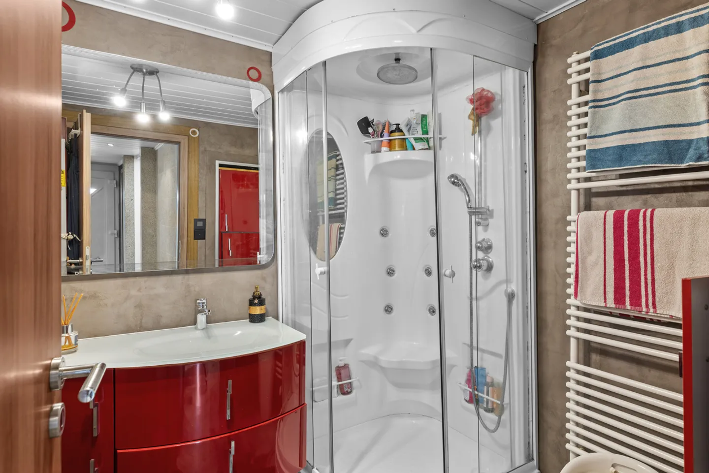 Bella Casa di Villaggio Attaccata nel Centro di Eclépens - Foto 13 di 18