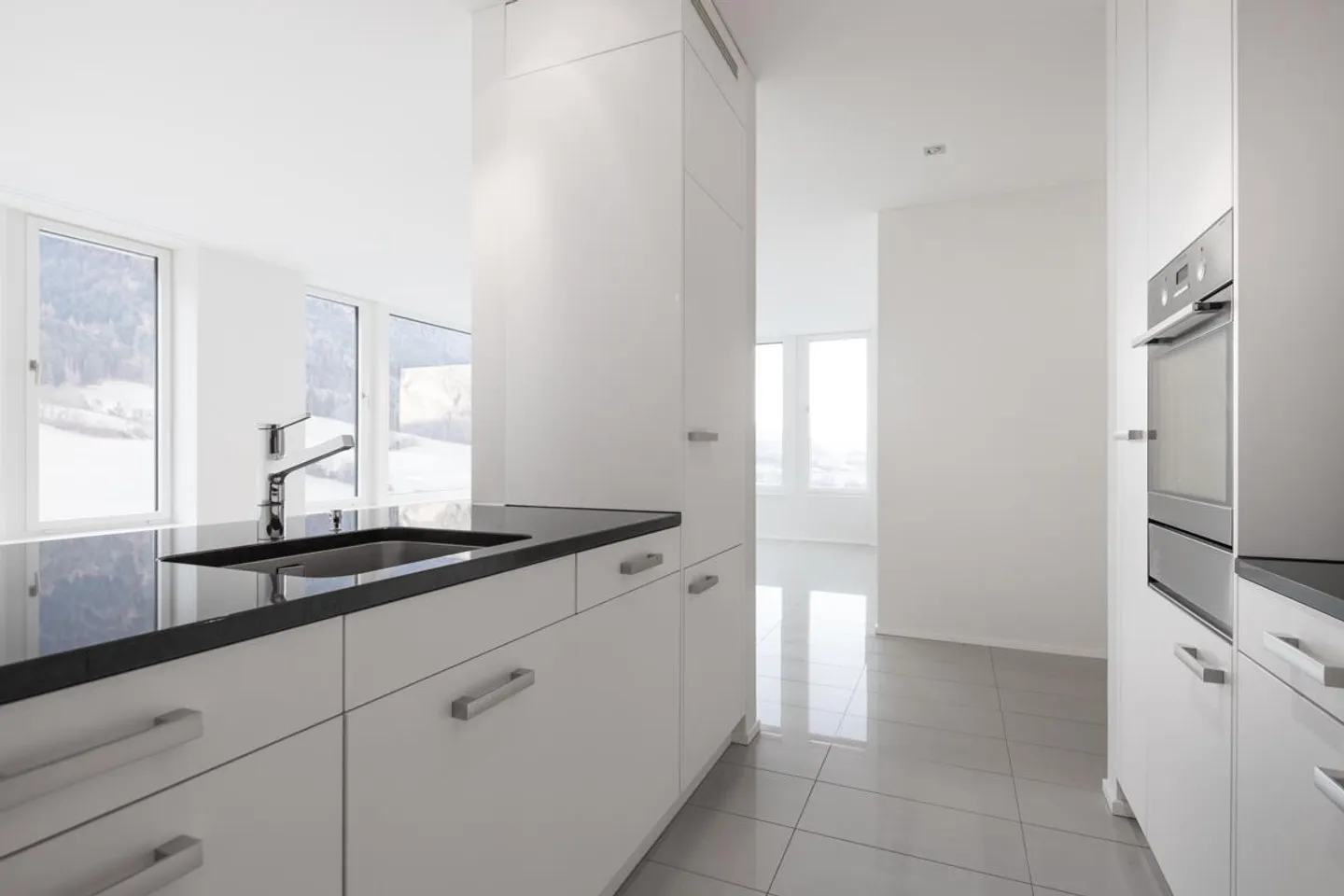 Appartamento soleggiato di 3,5 locali (15° piano) a City West - Foto 4 di 8