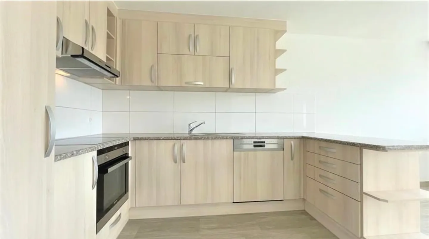 Appartement lumineux de 4,5 pièces avec balcon à Bellach - disponible immédiatement ! - Photo 4 sur 8