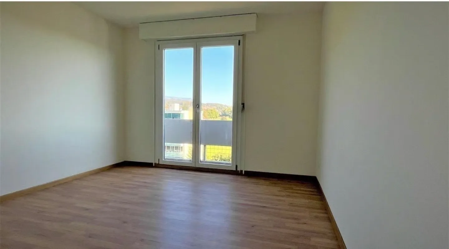 Appartement lumineux de 4,5 pièces avec balcon à Bellach - disponible immédiatement ! - Photo 5 sur 8