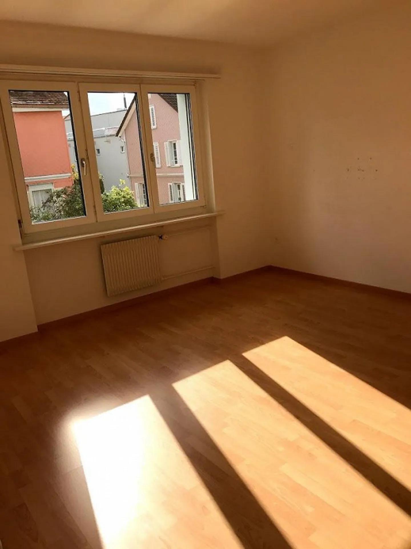 morderne Wohnung- 1 Minute vom Bahnhof entfernt - Foto 6 von 8