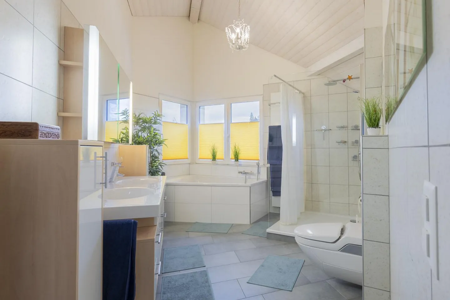 Casa di 13 stanze (a 60 m dal lago) - Foto 6 di 10