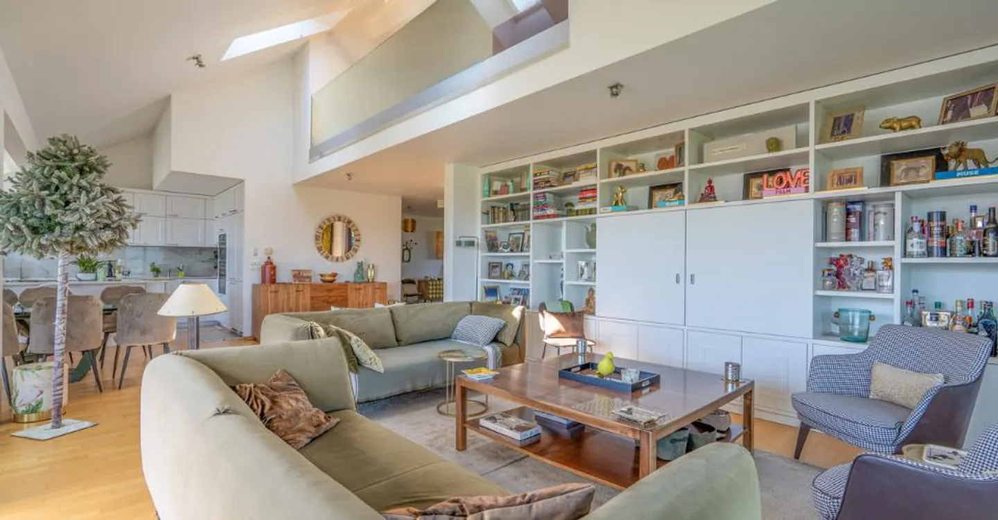 FUORI MERCATO! Duplex eccezionale con vista lago - Foto 4 di 12