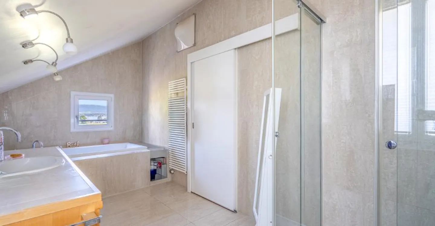 FUORI MERCATO! Duplex eccezionale con vista lago - Foto 10 di 12