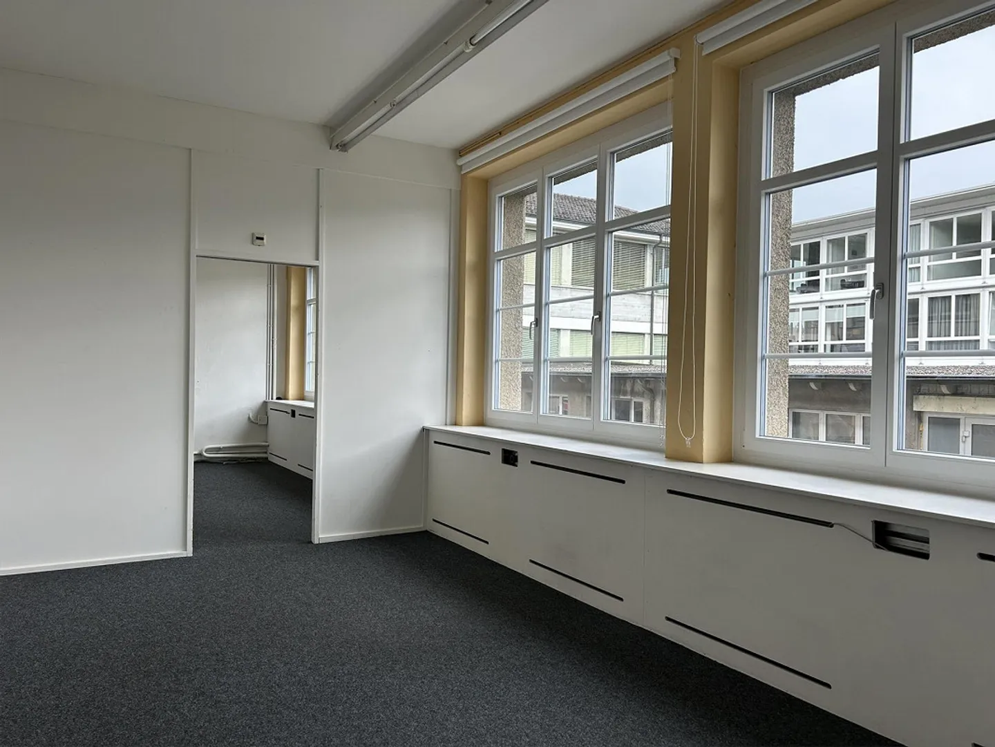 Zwei Büroräume mit Vorplatz und kleiner Teeküche - Foto 3 von 9