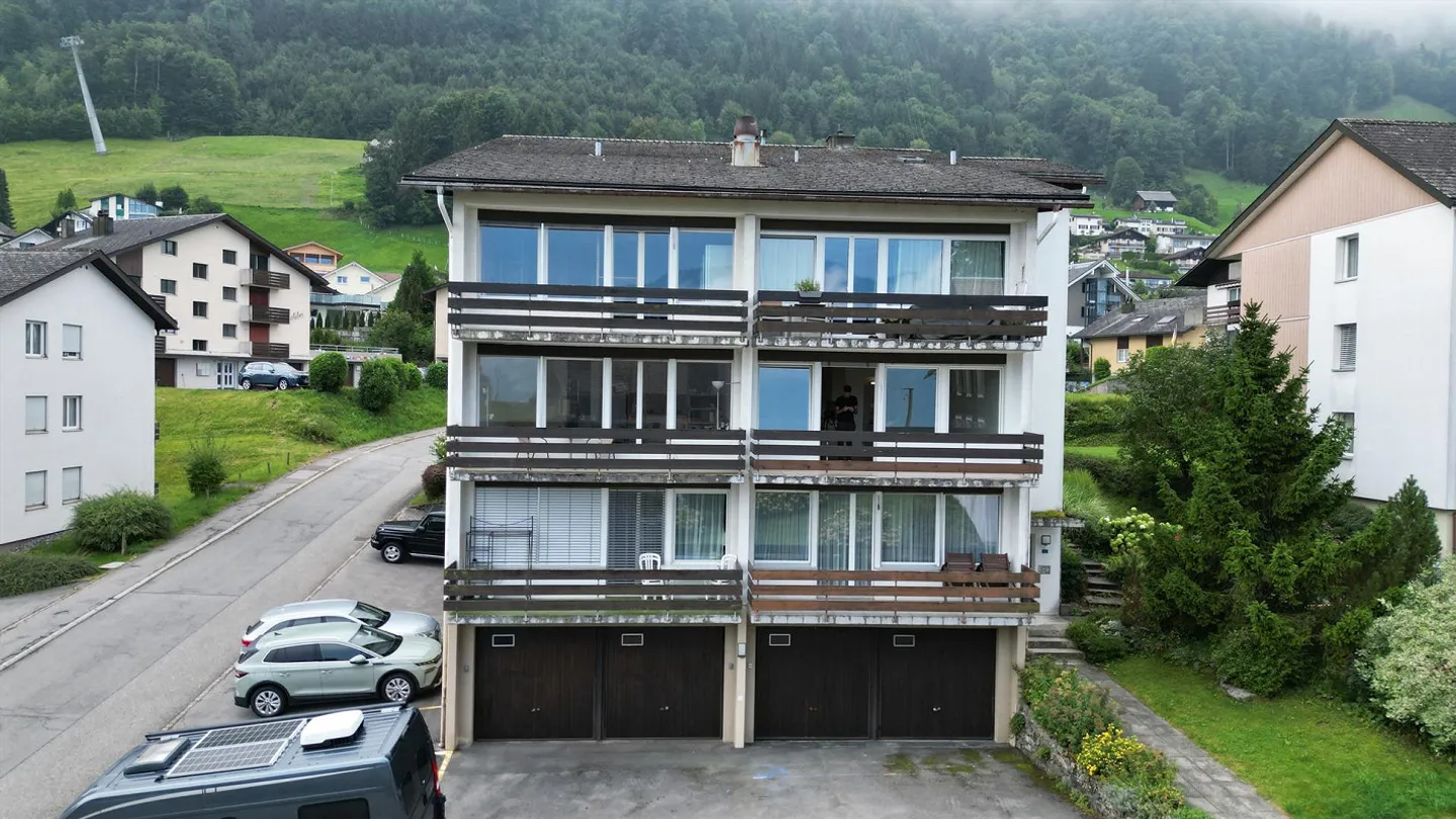 Appartement 1.5 pièces dans un emplacement central avec vue sur la verdure - Photo 1 sur 7