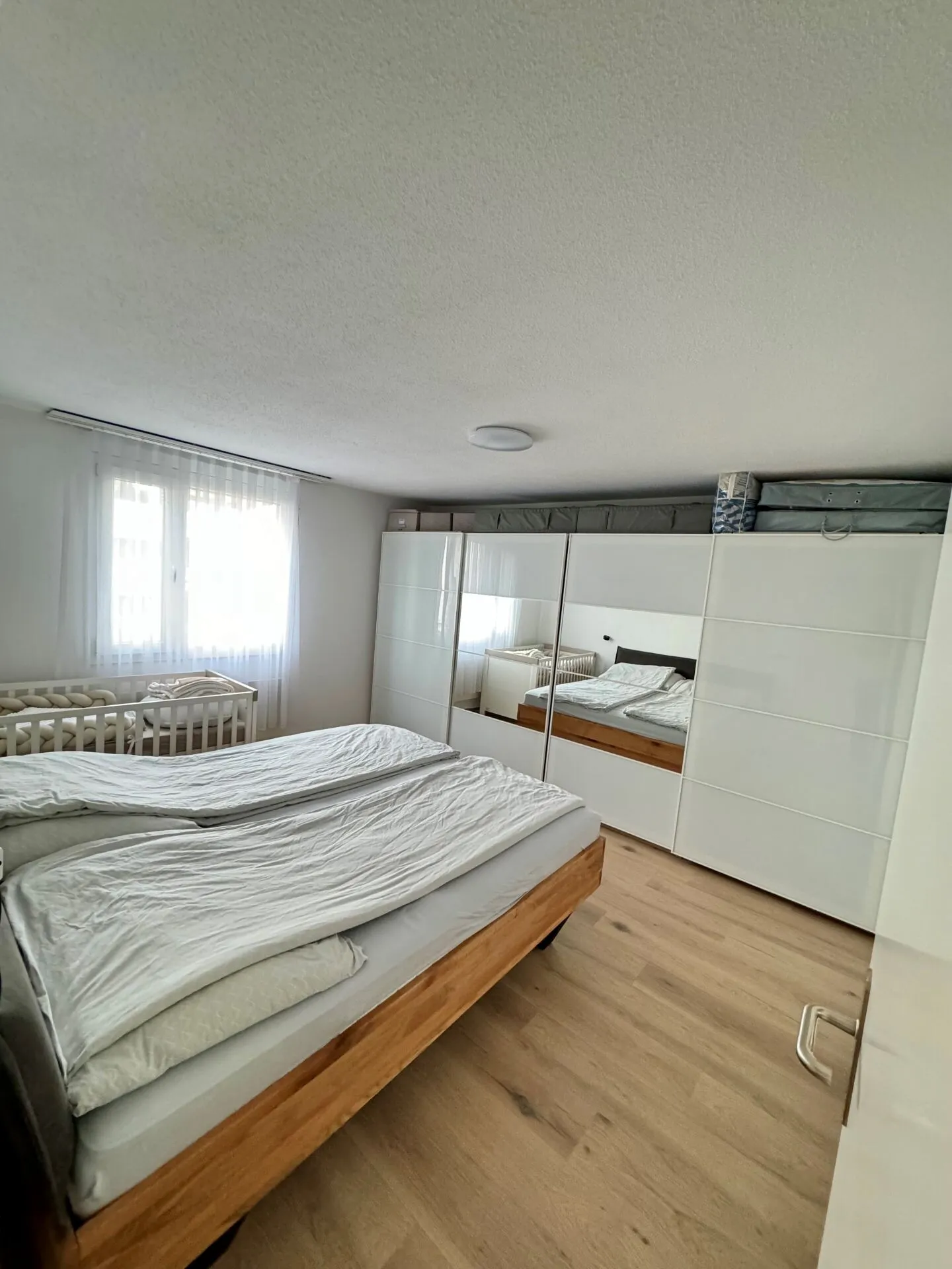 Moderno appartamento di 4,5 stanze con balcone e garage a Thun - Foto 4 di 9