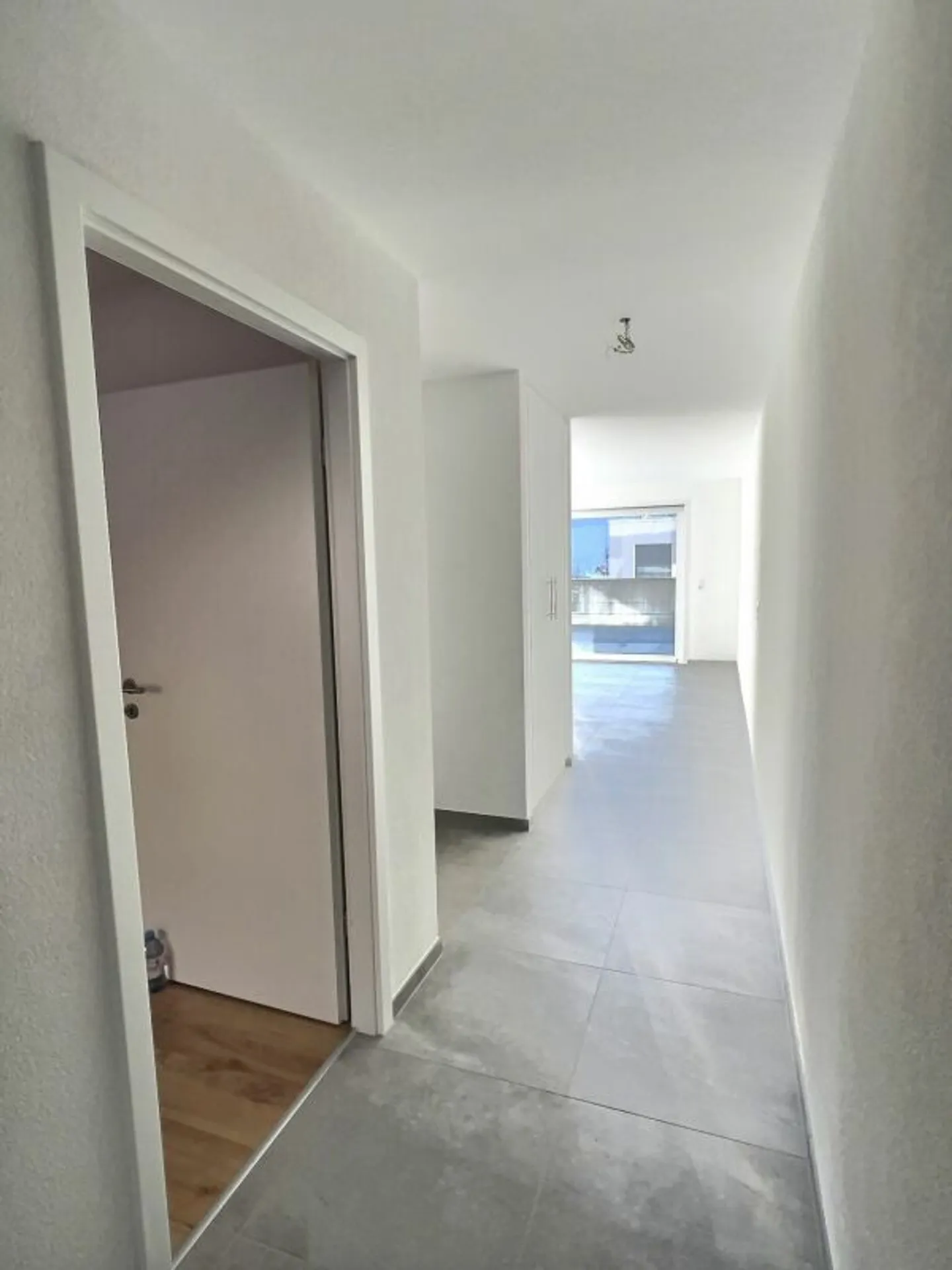 Appartamento di 2,5 stanze al piano terra con grande terrazza - Foto 10 di 16