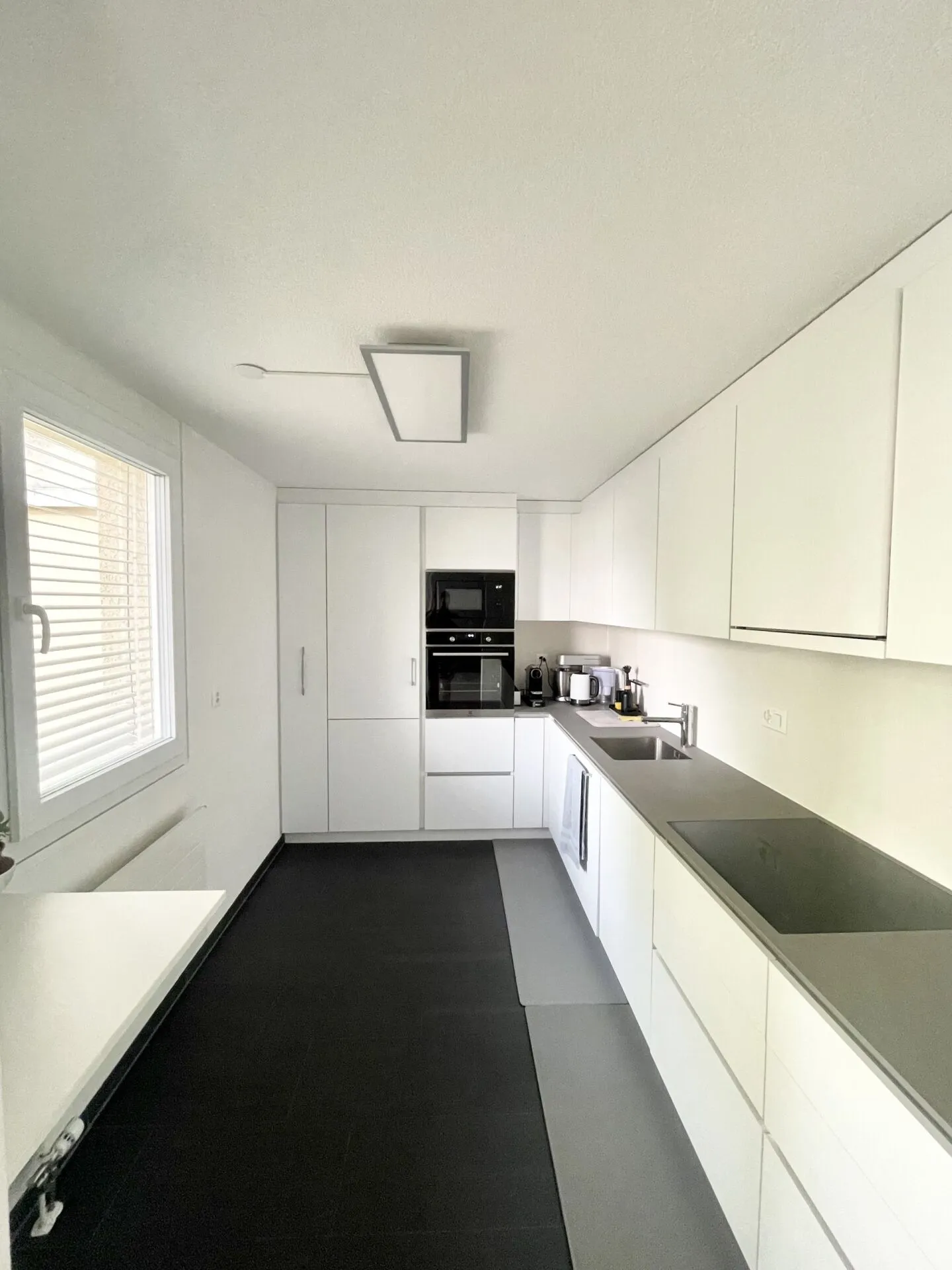 Moderno appartamento di 4,5 stanze con balcone e garage a Thun - Foto 7 di 9