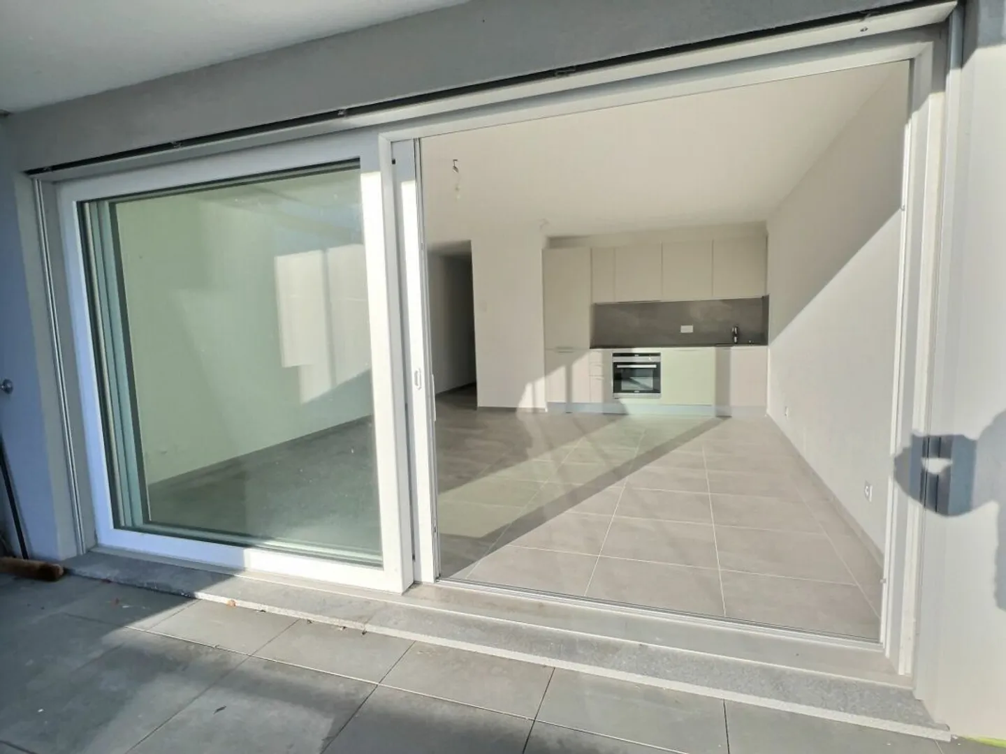 Appartamento di 2,5 stanze al piano terra con grande terrazza - Foto 14 di 16