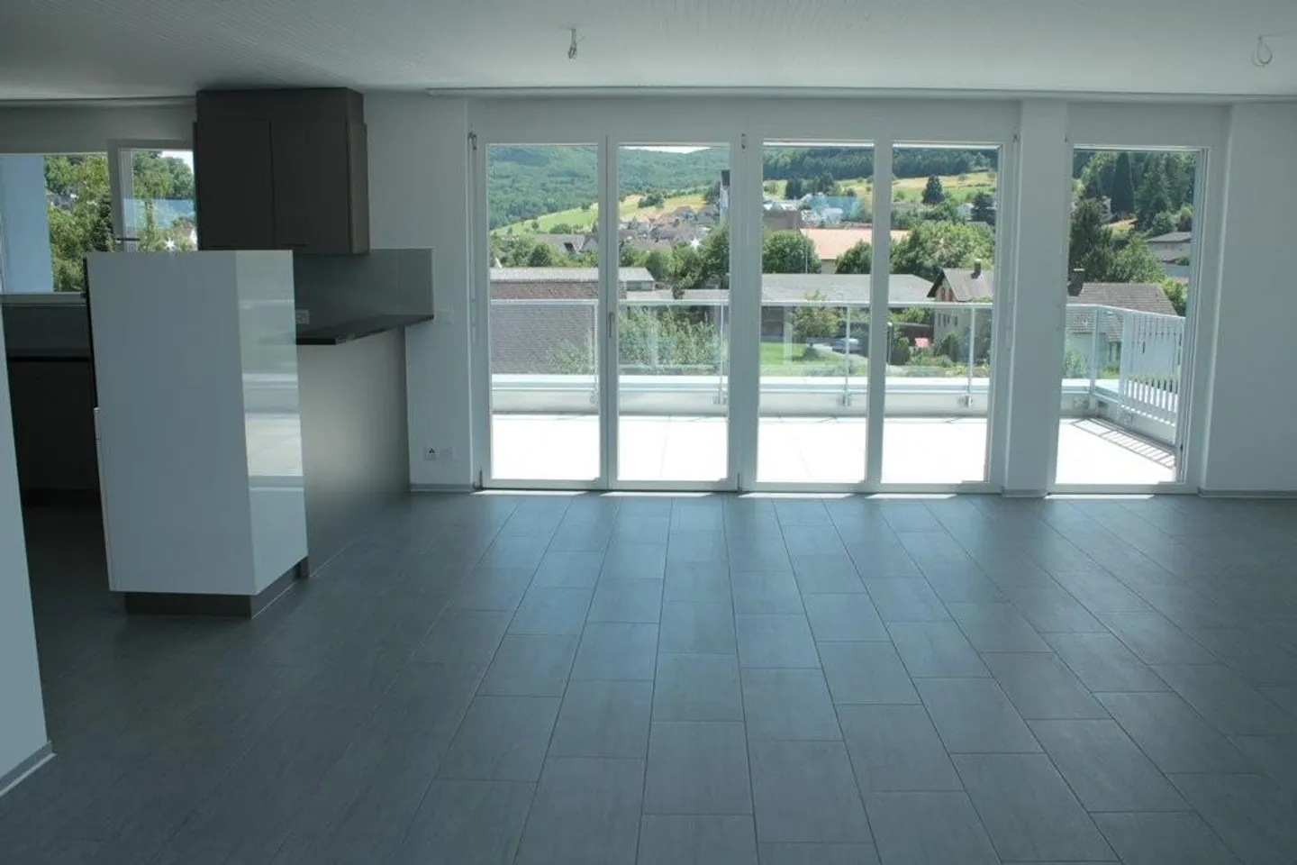 Charmante Attikawohnung in Zeiningen - Foto 3 von 6