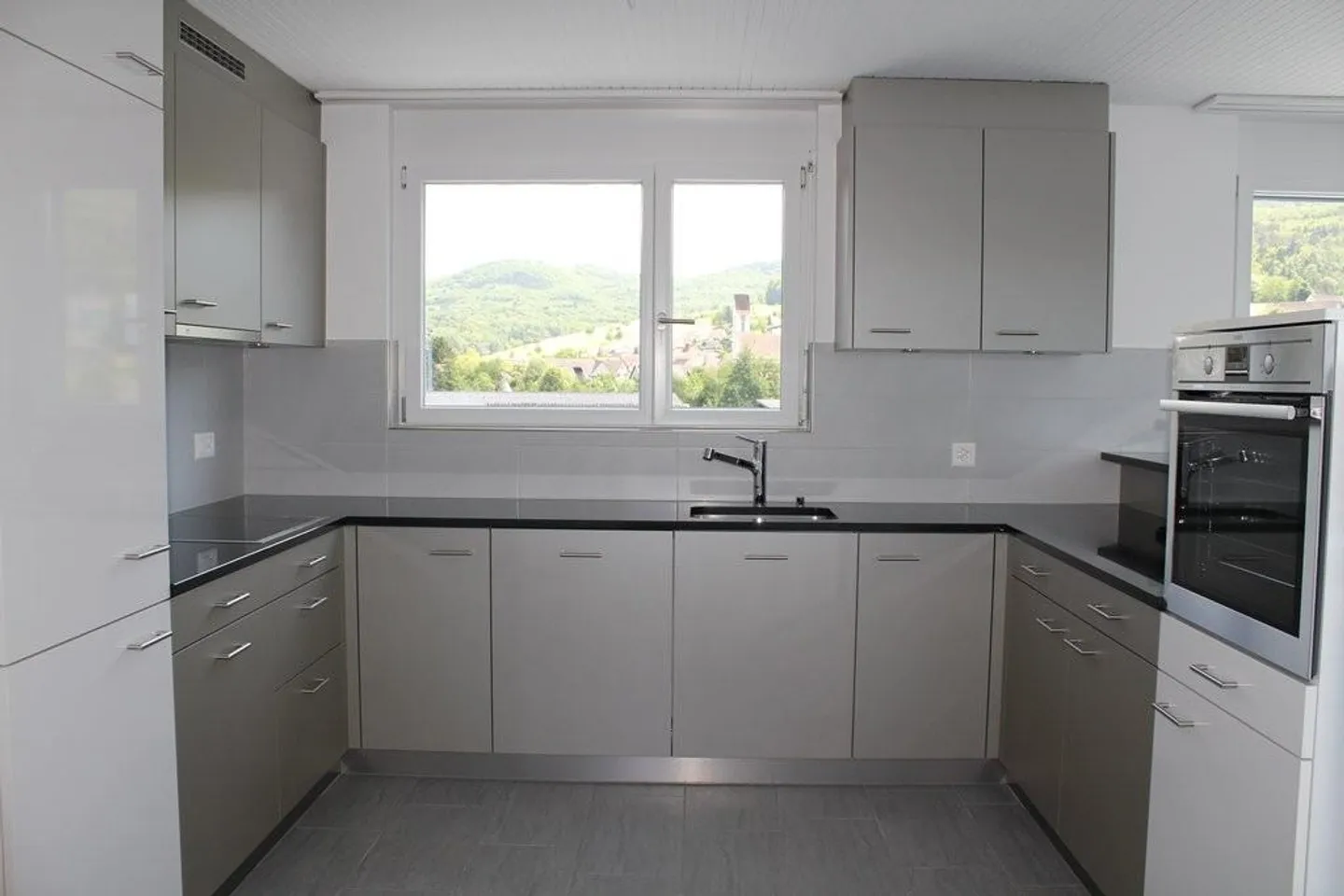 Charmante Attikawohnung in Zeiningen - Foto 4 von 6