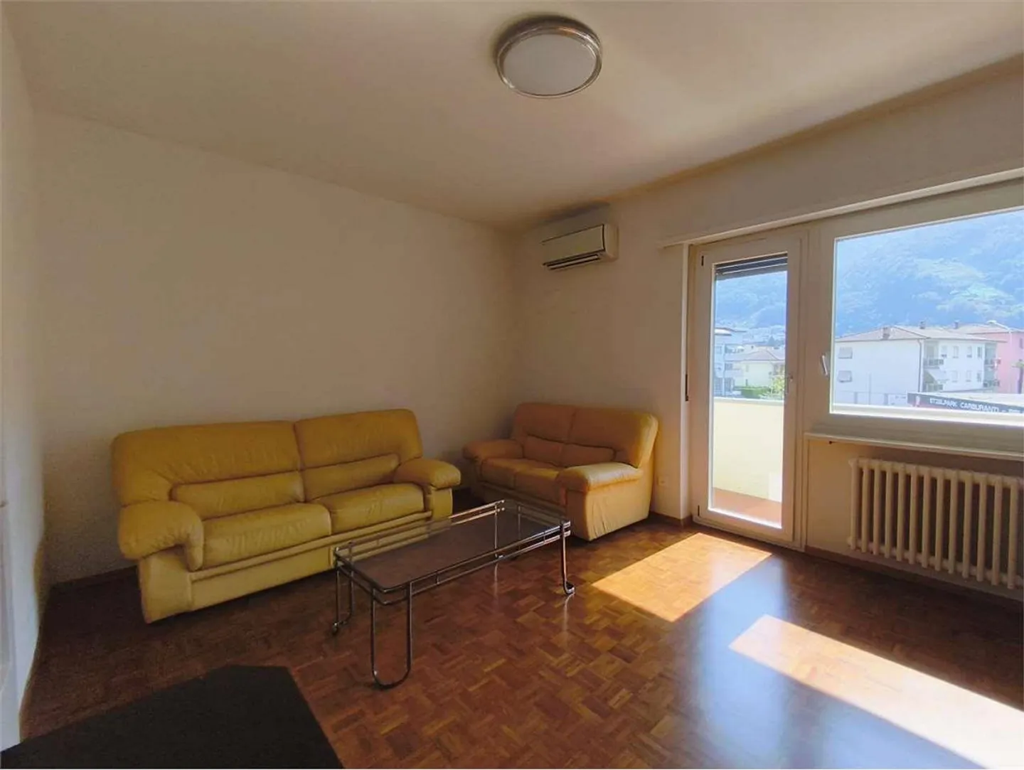 Bellinzona (Via Maestri Comacini) - Geräumige 3.5 Zimmer mit Großem Balkon - Foto 1 von 6