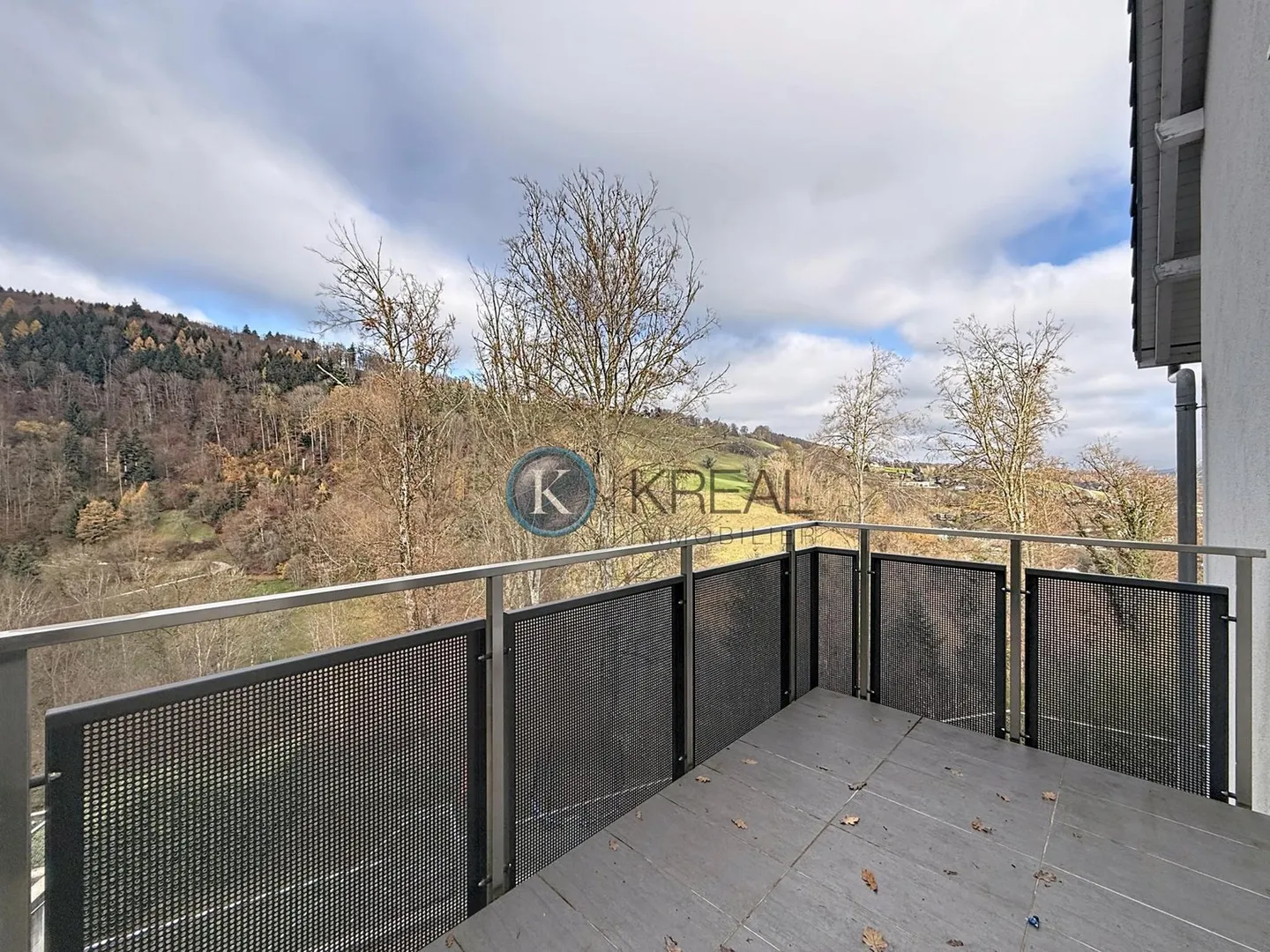Two-family house with 5.5 rooms in a green environment, 25 minutes from Lausanne - Photo 6 of 13
