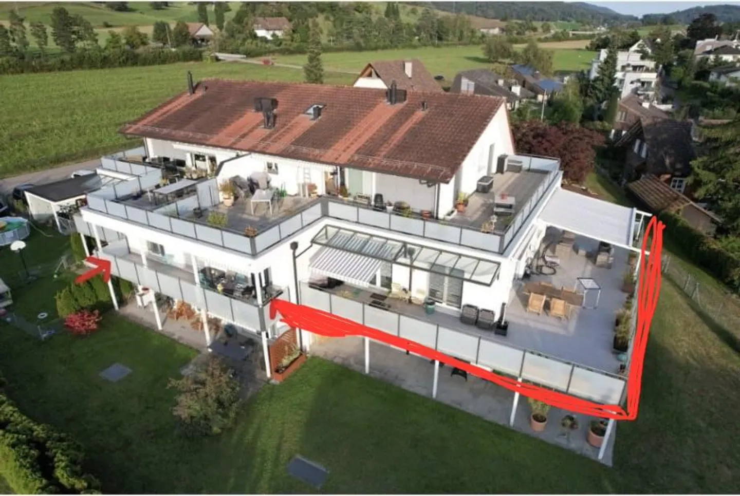 Attractive and freshly painted apartment with large balcony - Photo 1 of 9