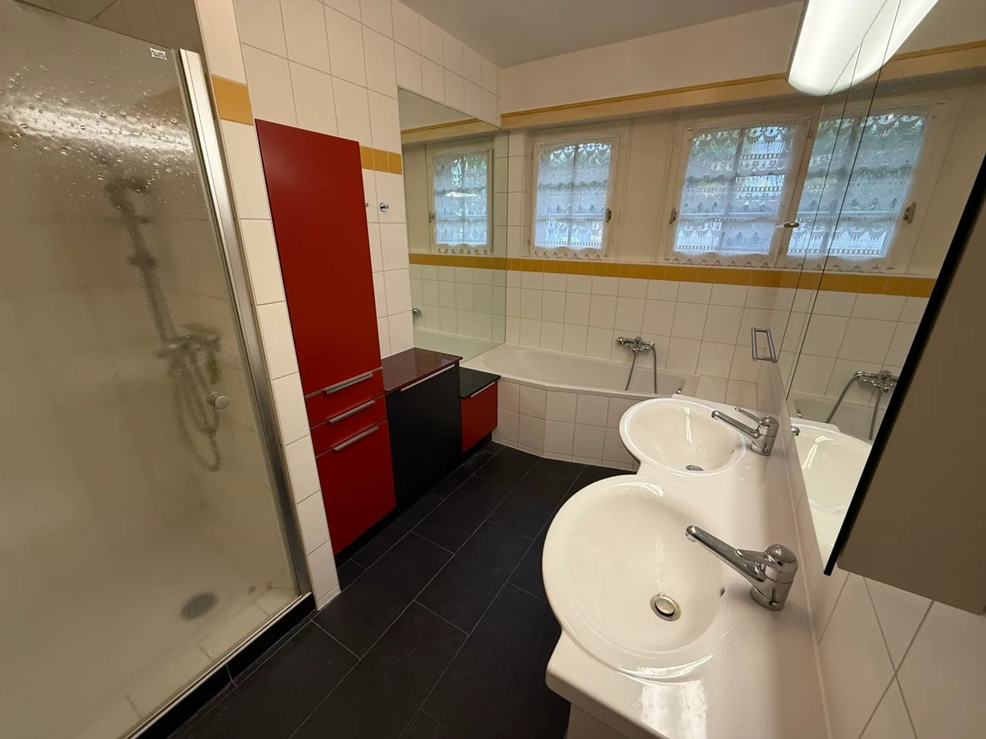 Affascinante casa vaudese con 9 stanze a Villeneuve - Prezzo su richiesta - Foto 11 di 12