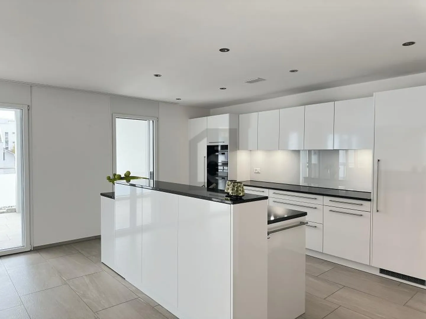 STANDARD DI PROPRIETÀ DI ALTA QUALITÀ - Foto 1 di 6