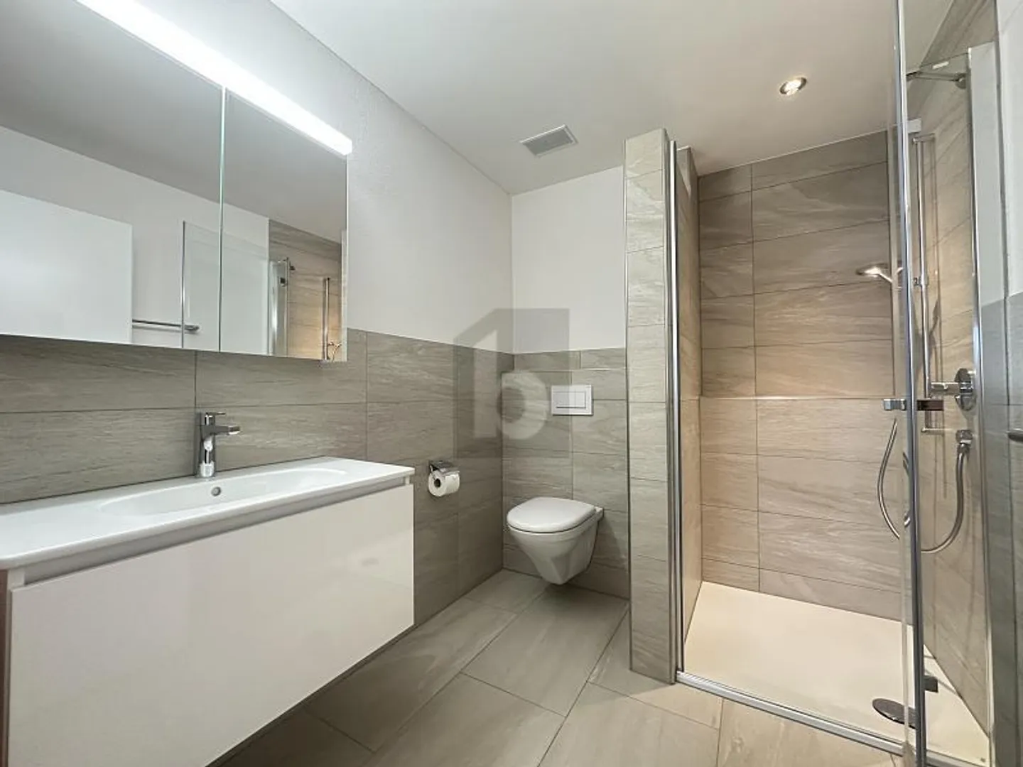 STANDARD DI PROPRIETÀ DI ALTA QUALITÀ - Foto 3 di 6