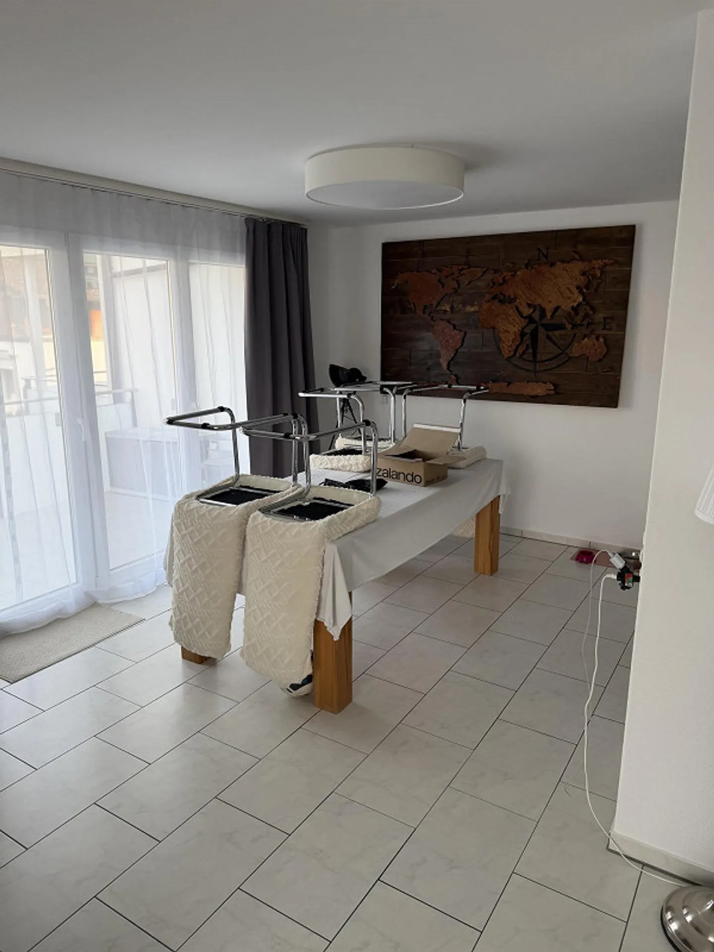 Attractive and freshly painted apartment with large balcony - Photo 6 of 9