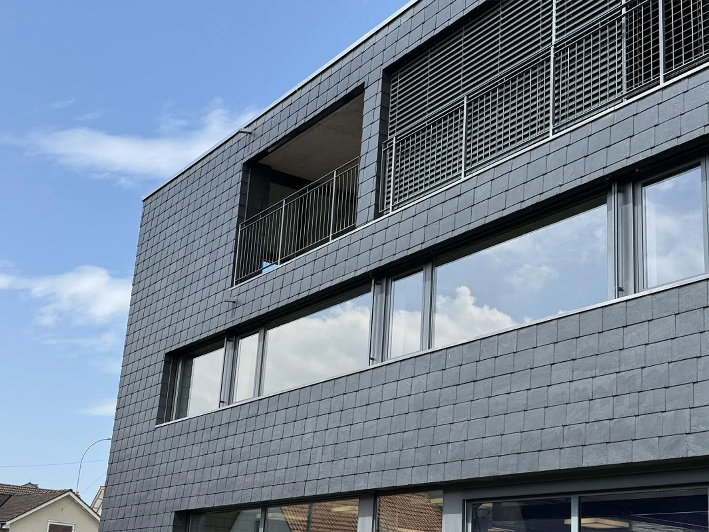 3 1/2 Zimmer Atttikawohnung im Loftcharakter mit gedeckter Terrasse - Foto 3 von 29