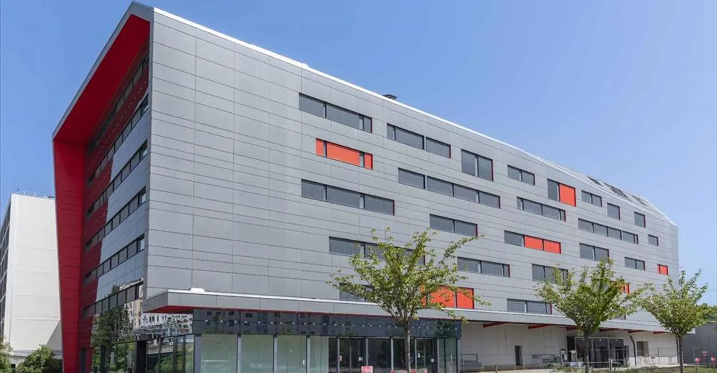 Office space for rent - Photo 1 of 5