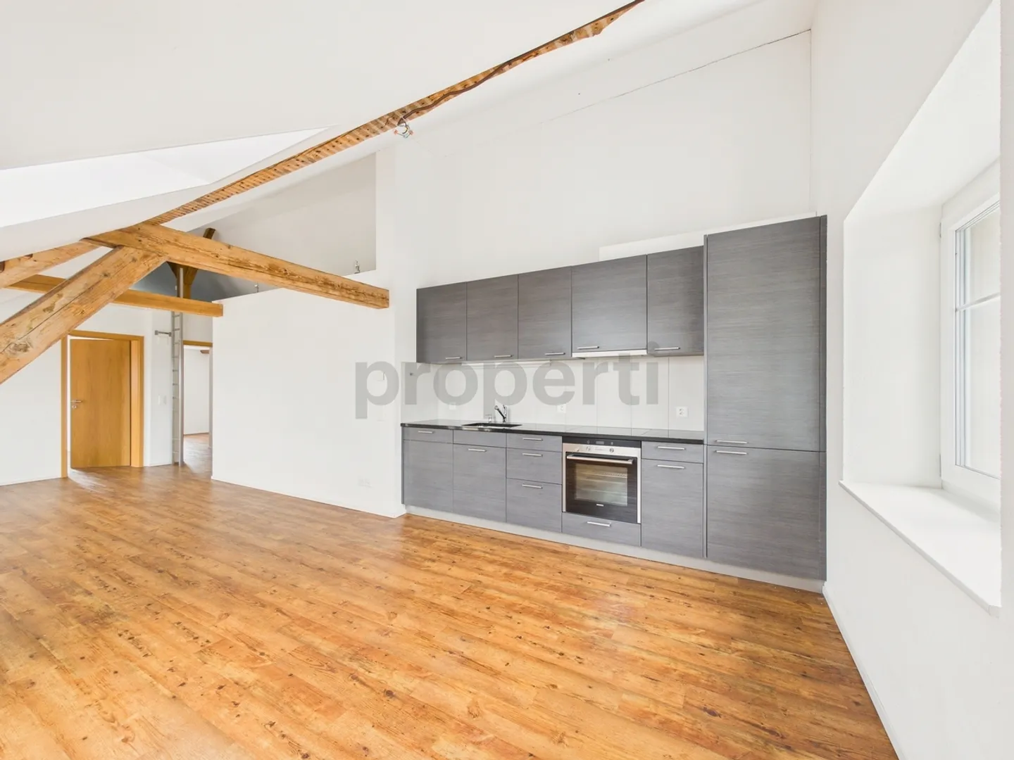 Helle 4.5-Zimmer-Penthouse mit Balkon - Foto 2 von 10