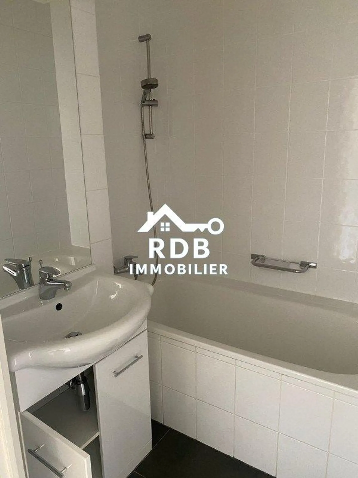 3.5-room apartment on the 4th floor located in Geneva 1202 - Photo 11 of 12