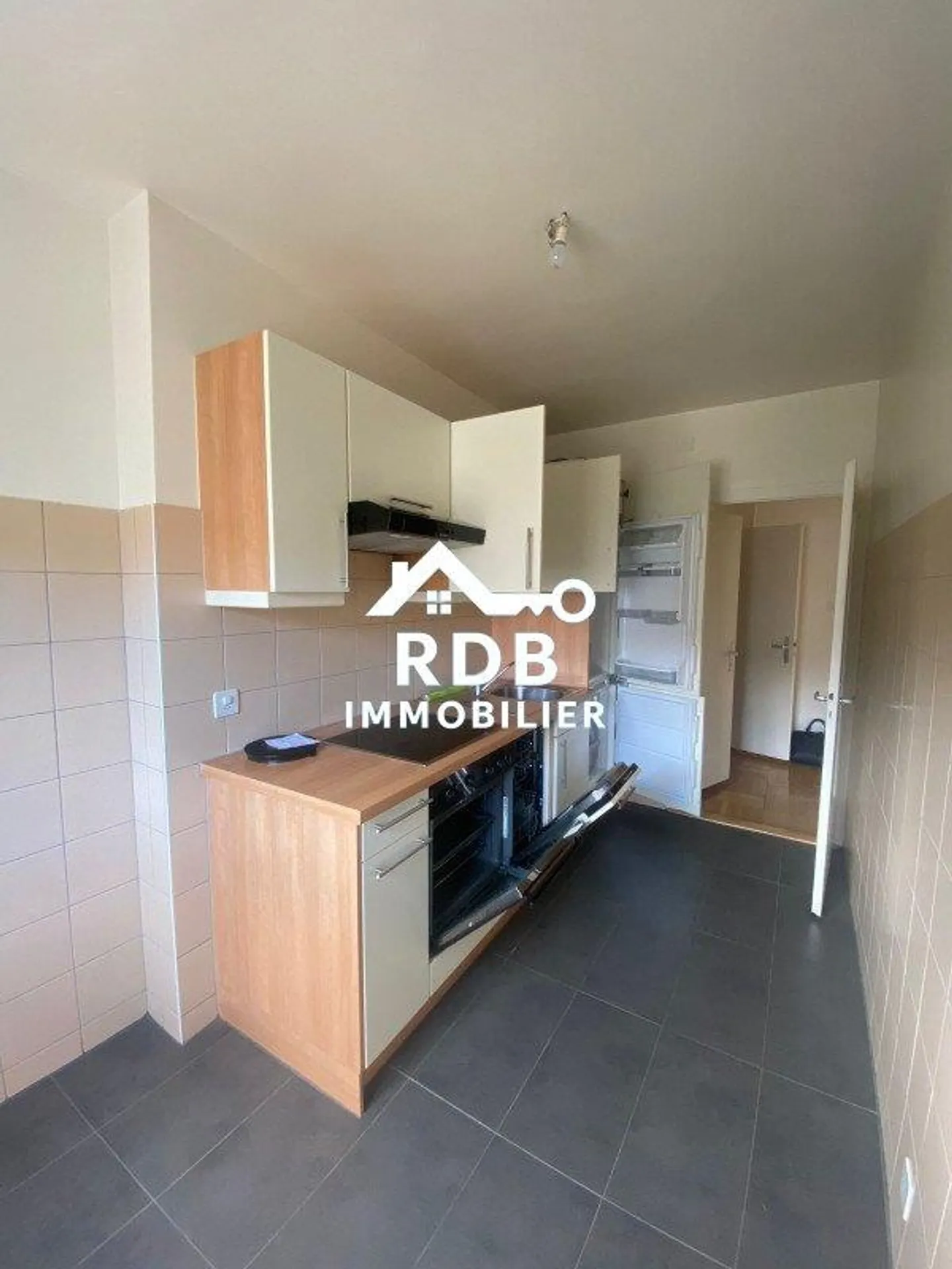3.5-room apartment on the 4th floor located in Geneva 1202 - Photo 6 of 12