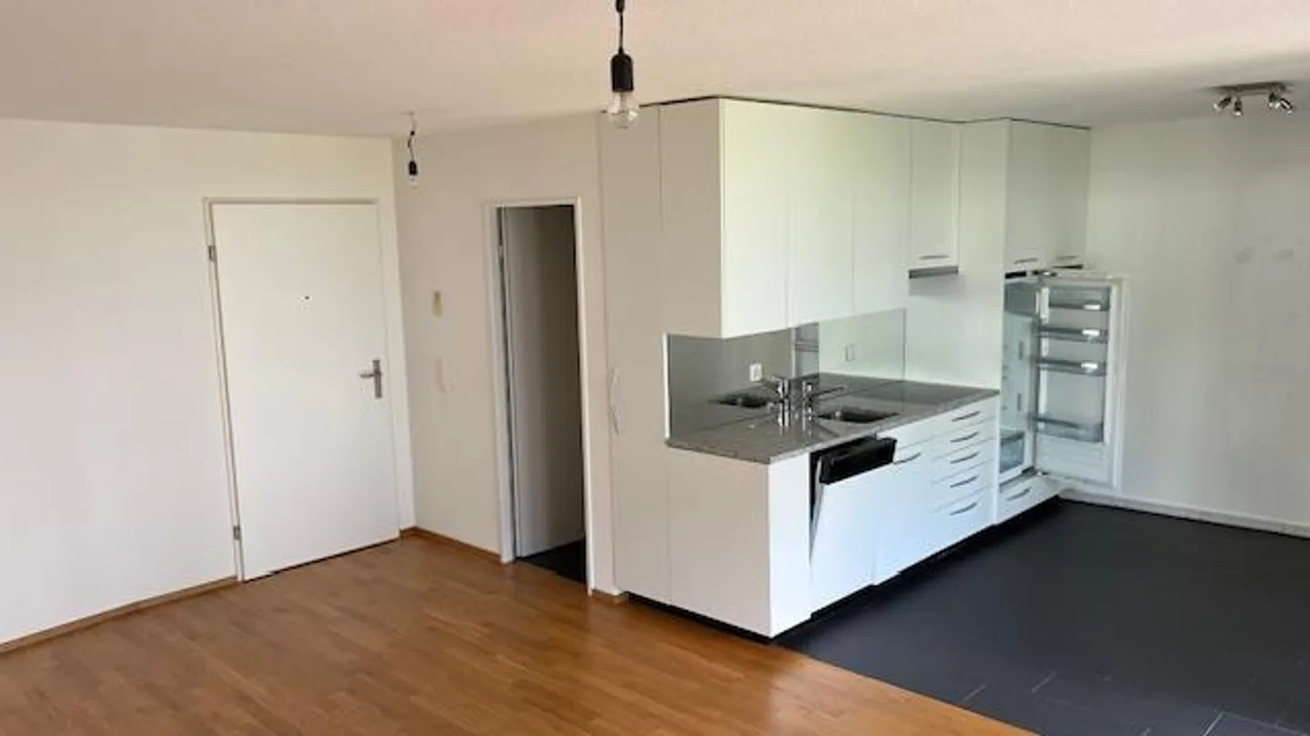Moderno appartamento 2.5 locali con balcone a Rotkreuz - Foto 5 di 7