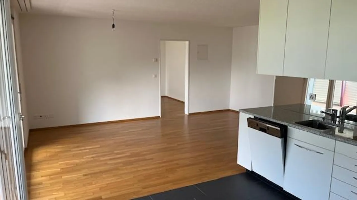 Moderno appartamento 2.5 locali con balcone a Rotkreuz - Foto 6 di 7