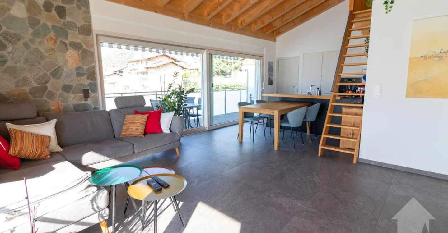 Charmant appartement mansardé à Chamoson - Photo 2 sur 12